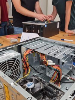 STEP bei den Projekttagen am Kant-Gymnasium Weil am Rhein: IT-Technik erleben - Projekttage rund um PC-Bau und Netzwerk-Setup