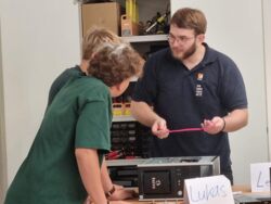 STEP bei den Projekttagen am Kant-Gymnasium Weil am Rhein: IT-Technik erleben - Projekttage rund um PC-Bau und Netzwerk-Setup